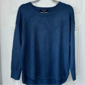 Ellen Tracy Blue Women's Sweater Size Medium Pull Over